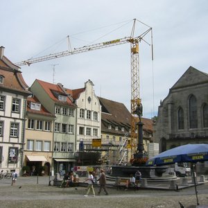 Blick auf den Marktplatz in Lindau mit Baustelle