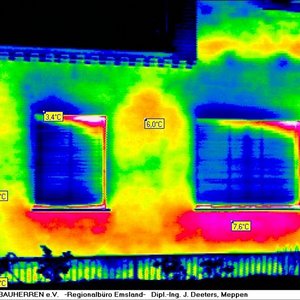 Thermografie eines ungedämmten Hauses
